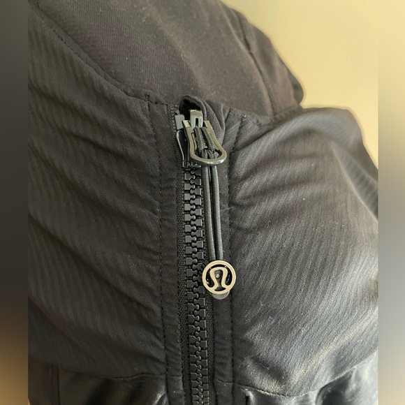 Lululemon In Flux Reversible Jacket - Picture 7 of 7